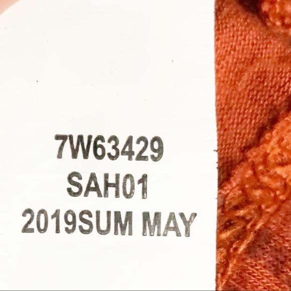 Lucky Brand Boho Print Viscose Blouse Scoop Neckline 3/4 Bell Sleeves Buttons - Picture 12 of 13